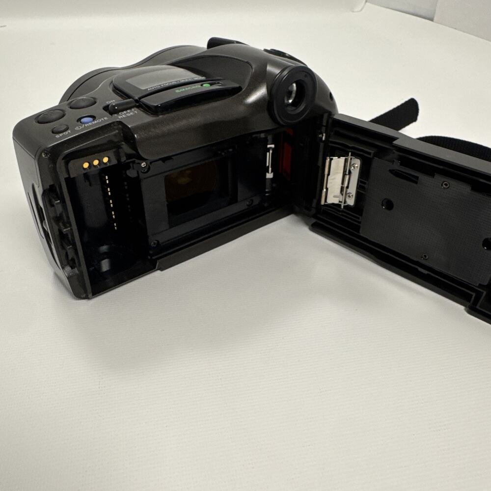 Olympus Camera AZ-330 Super Zoom Infinity Super Zoom 330 Film 35mm With Case - Picture 7 of 16